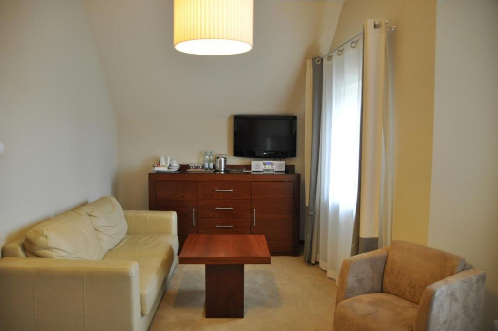 Hotel Atrium Elblag Oda fotoğraf